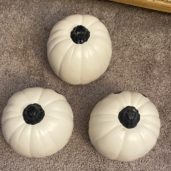 7” Nightmare before Christmas Ashland White and Black Jack o lanterns Pumpkins - Picture 5 of 17
